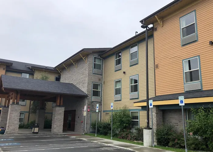 Pet Friendly hotel: Aspen Suites Hotel Anchorage North